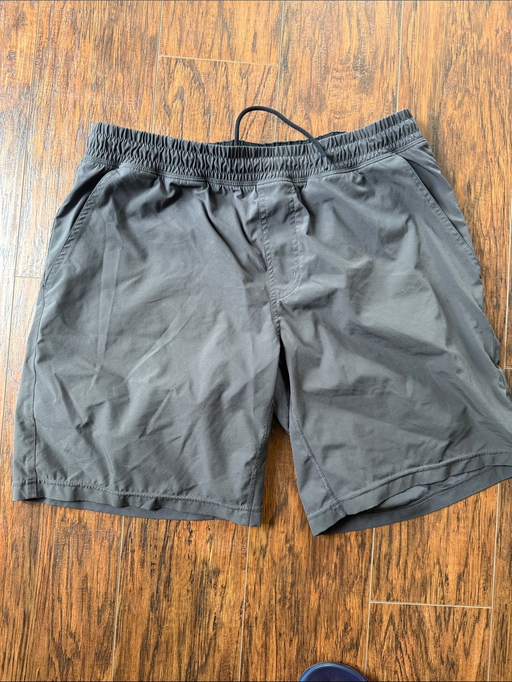 RHONE Men's Charcoal athletic shorts with Elastic Drawstring
